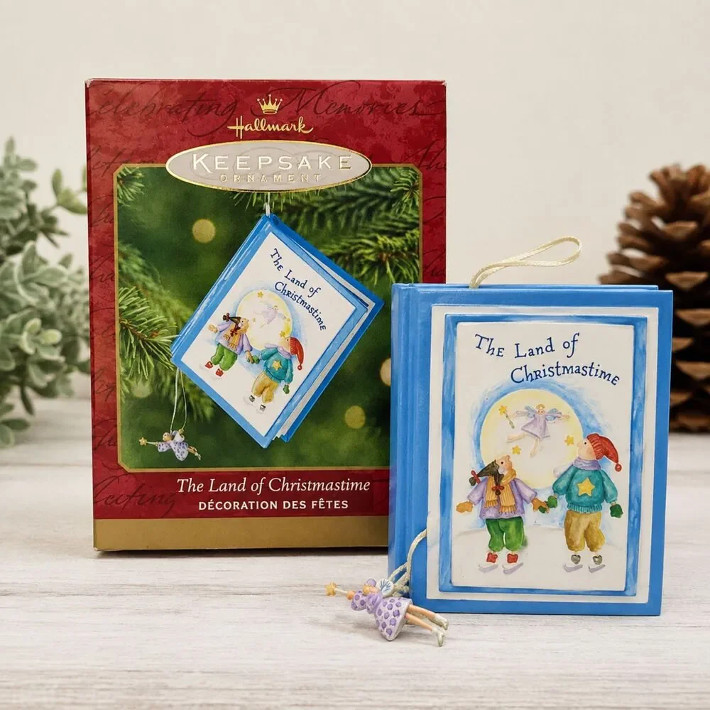 2001 Hallmark Keepsake The Land of Christmastime Book Ornament QX8282 w/ Box